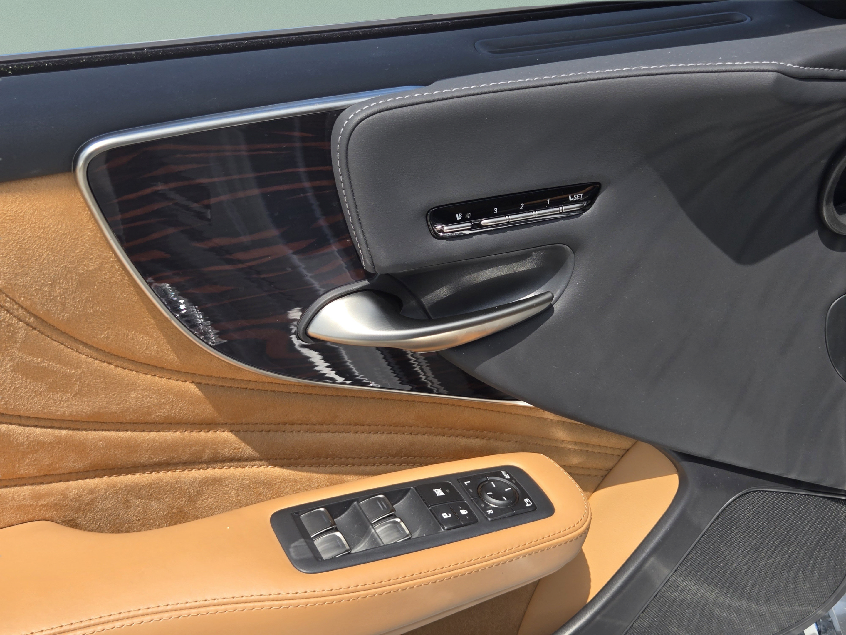 Certified 2024 Lexus LS 500 w/ Interior Upgrade Package RWD image 13
