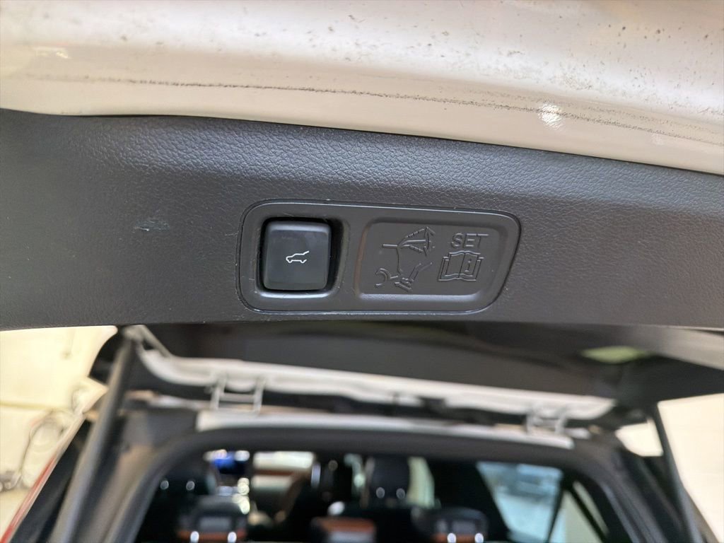 Used 2019 Lincoln Navigator L Reserve image 8