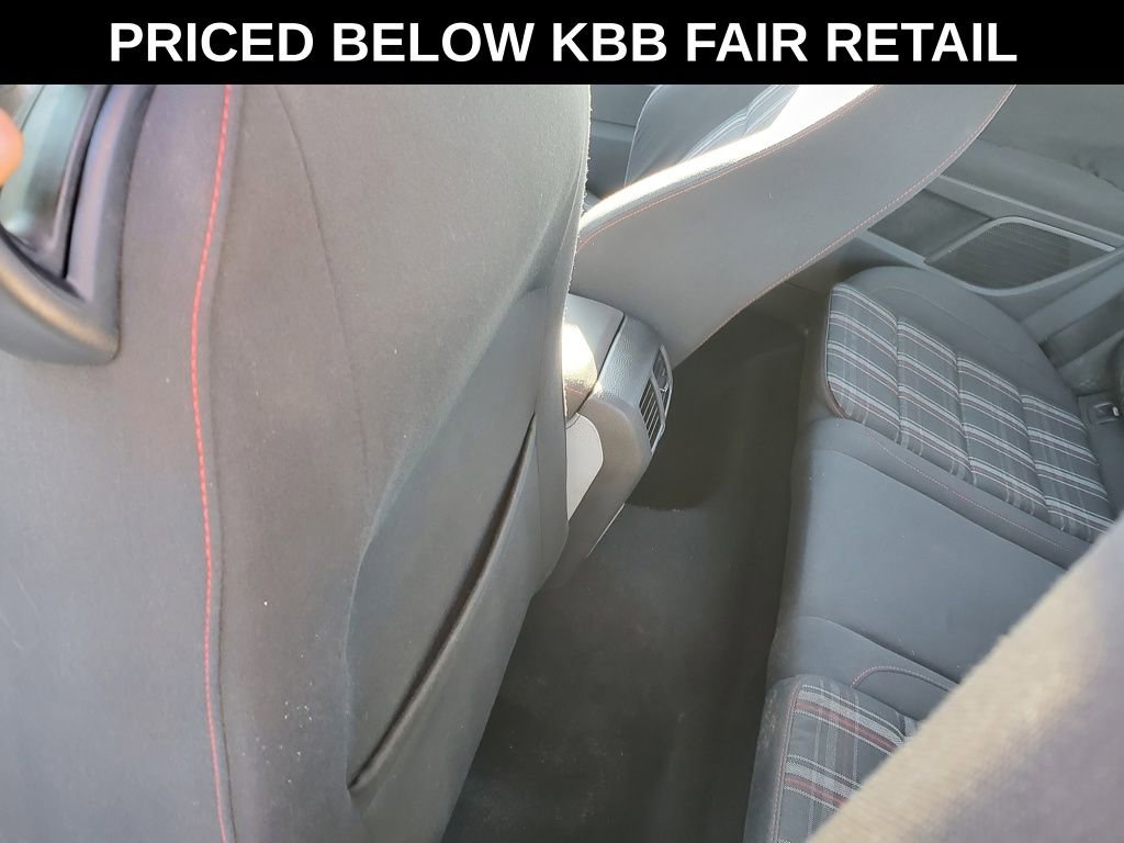 Used 2012 Volkswagen Golf 2-Door image 10