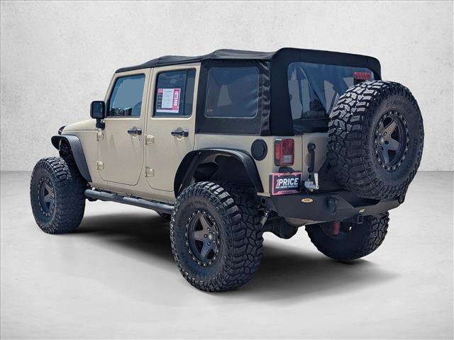 Used 2015 Jeep Wrangler Unlimited Rubicon w/ Connectivity Group image 7