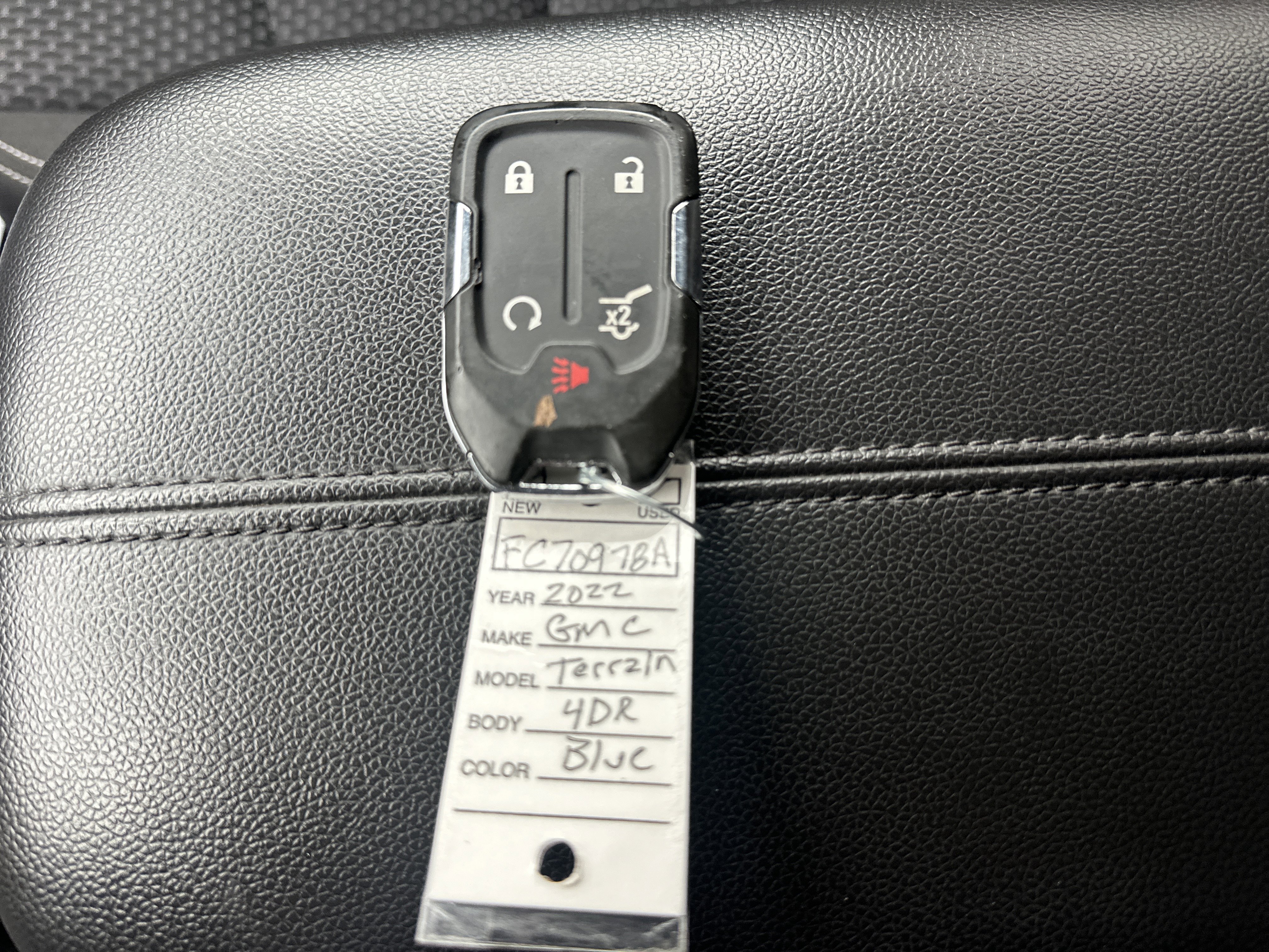 Used 2022 GMC Terrain SLE w/ Driver Convenience Package image 29