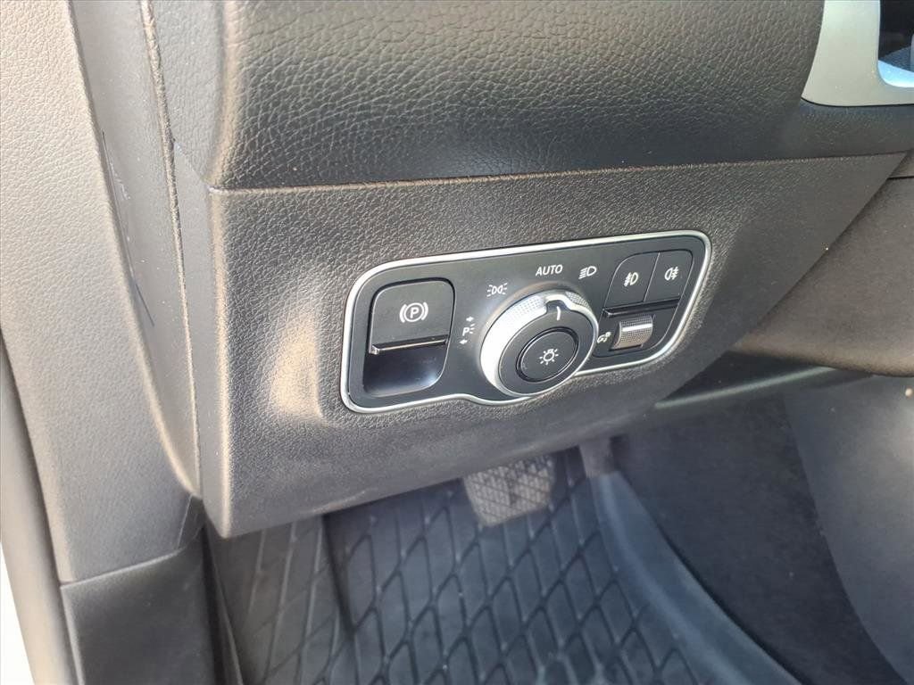 Used 2022 Mercedes-Benz GLB 250 GLB 250 image 25