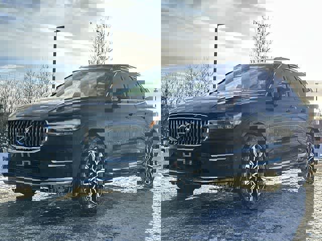 Used 2023 Volvo XC60 B5 Plus w/ Climate Package image 19