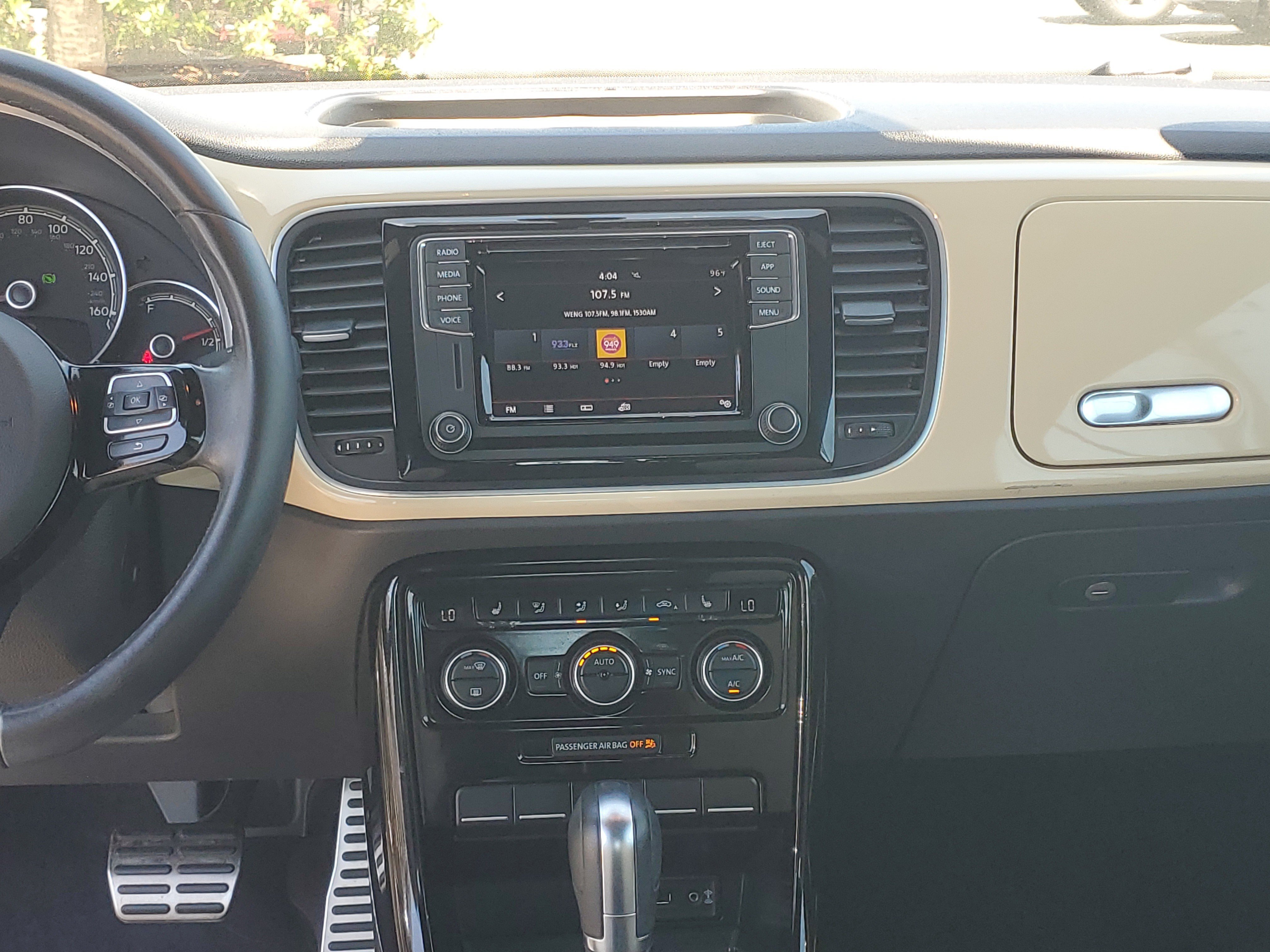 Used 2019 Volkswagen Beetle 2.0T SE FWD image 13
