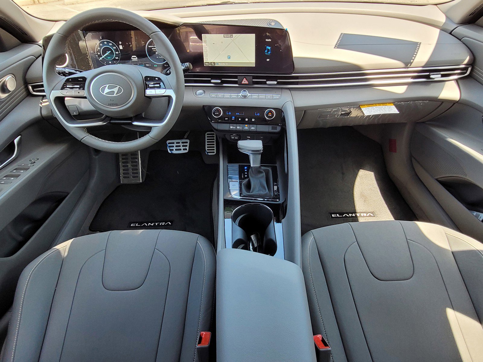 New 2025 Hyundai Elantra SEL image 14