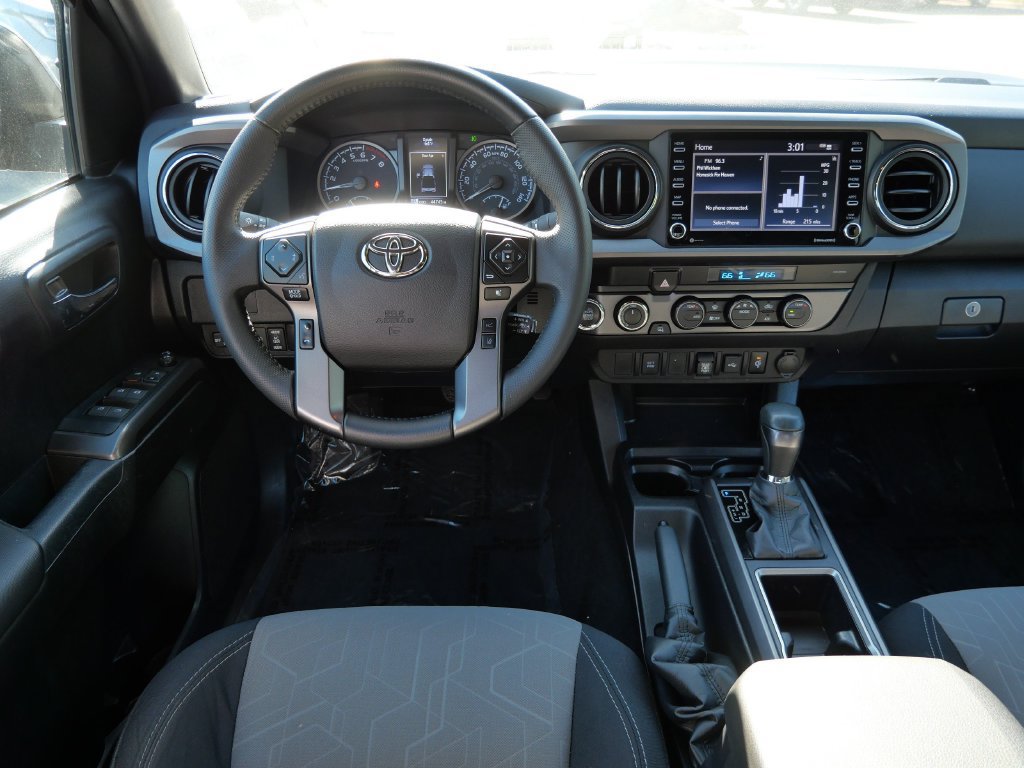 Certified 2021 Toyota Tacoma TRD Off-Road AWD/4WD image 13