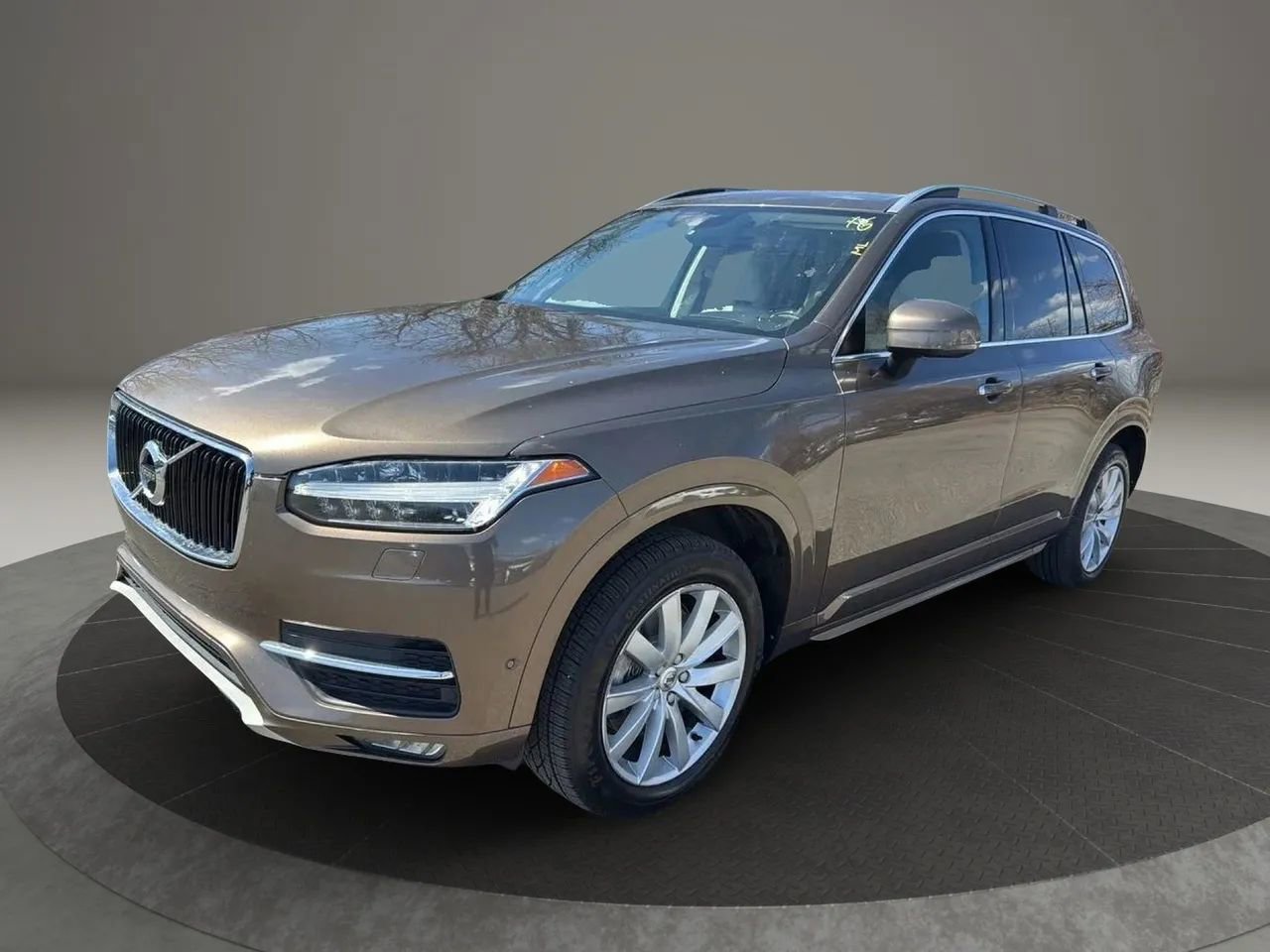 Used 2016 Volvo XC90 T6 Momentum w/ Momentum Plus Package AWD/4WD image 1