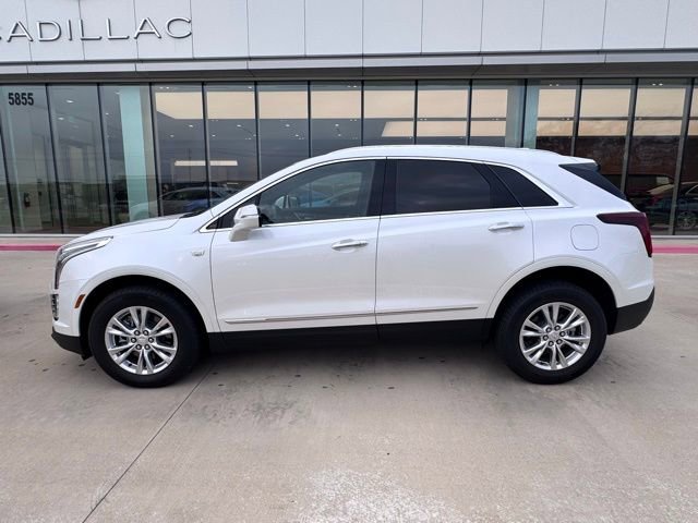 New 2026 Cadillac XT5 Luxury image 2