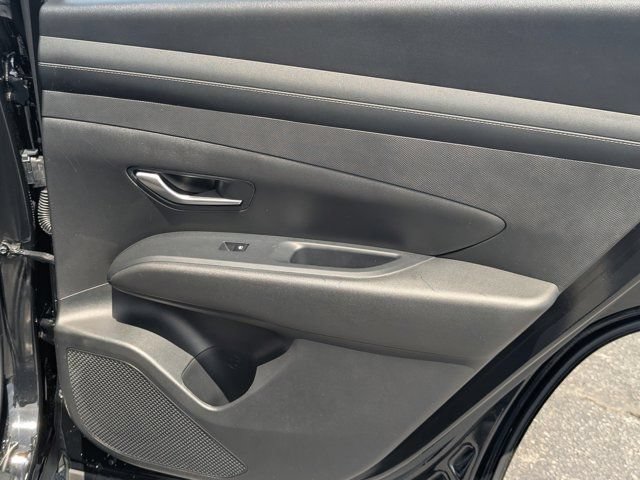 Used 2025 Hyundai Tucson SE FWD image 15