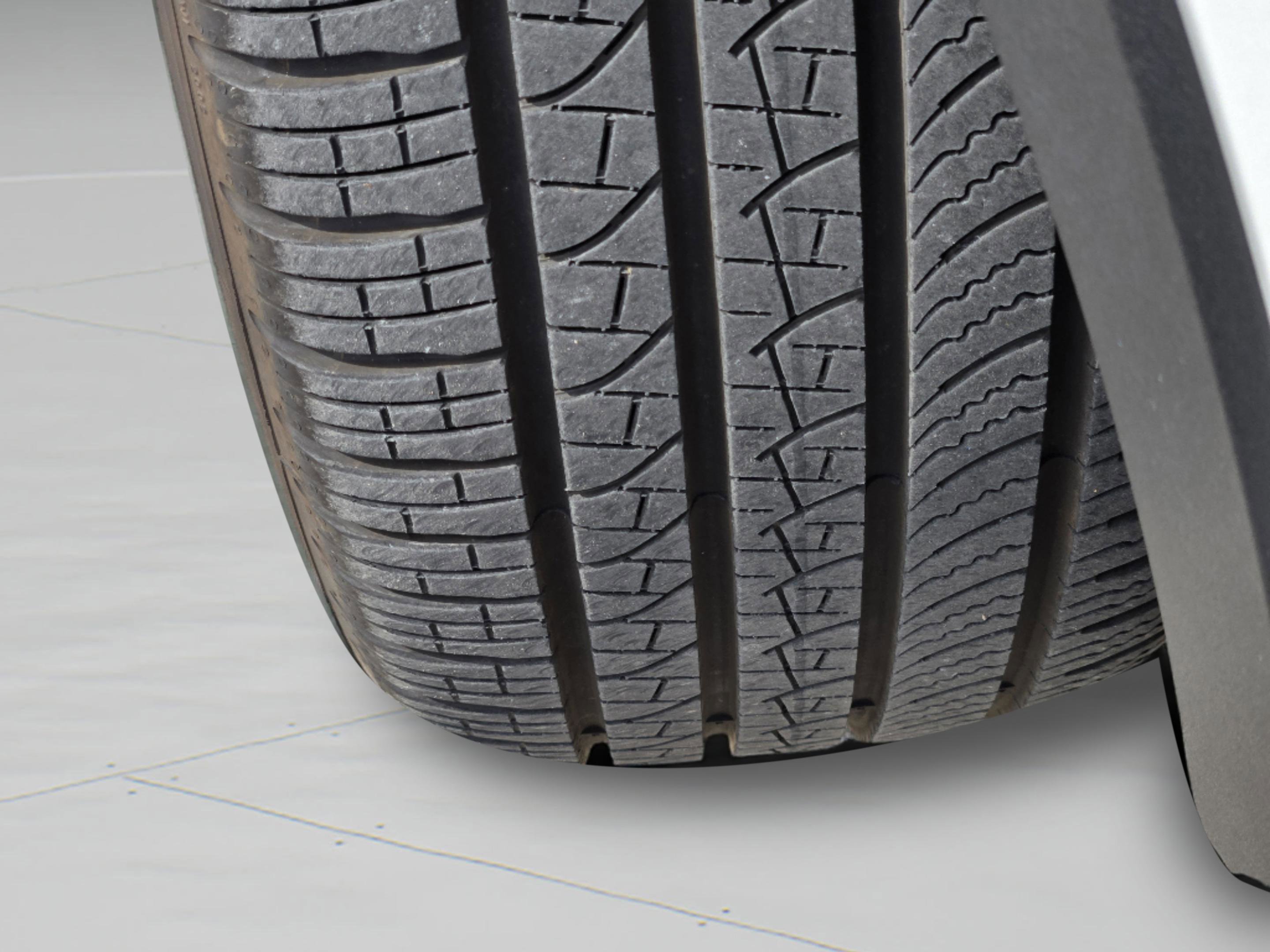 New 2025 Volvo XC40 B5 Plus w/ Protection Package Premier image 41