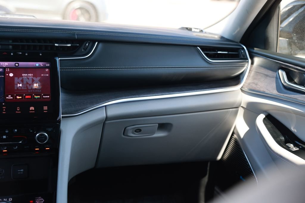 Used 2022 Jeep Grand Cherokee Overland image 29