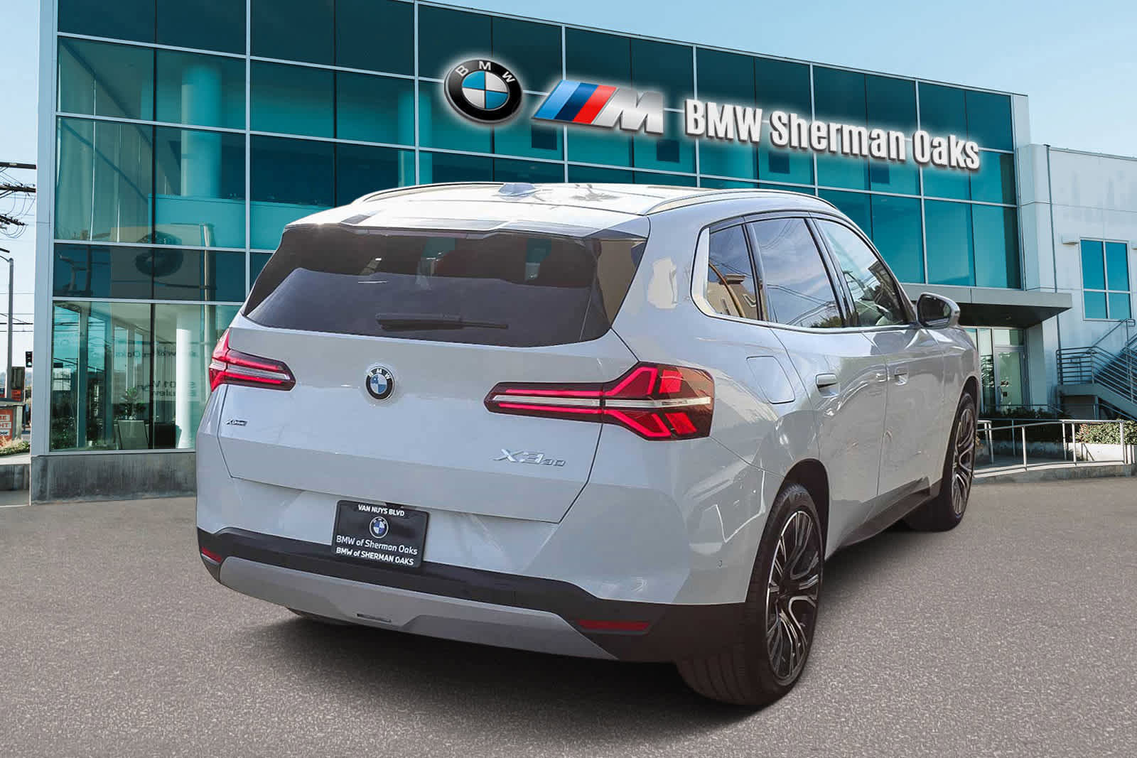 Used 2025 BMW X3 xDrive30i w/ Convenience Package image 4