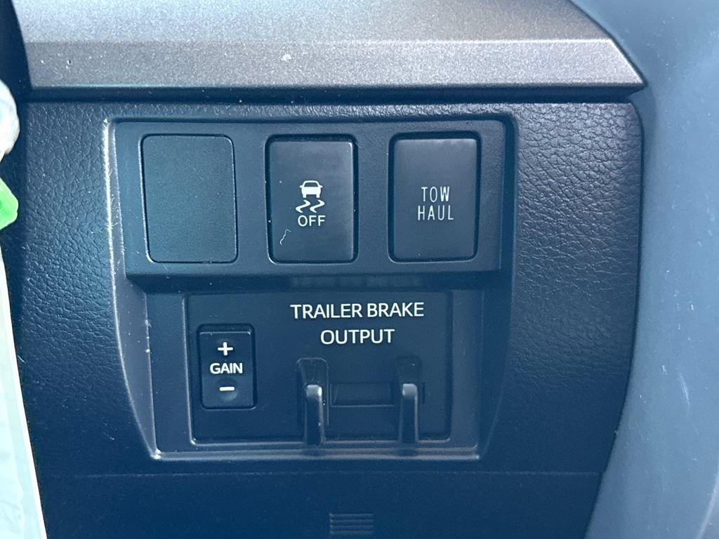 Used 2018 Toyota Tundra SR5 w/ SR5 Upgrade Package RWD image 23