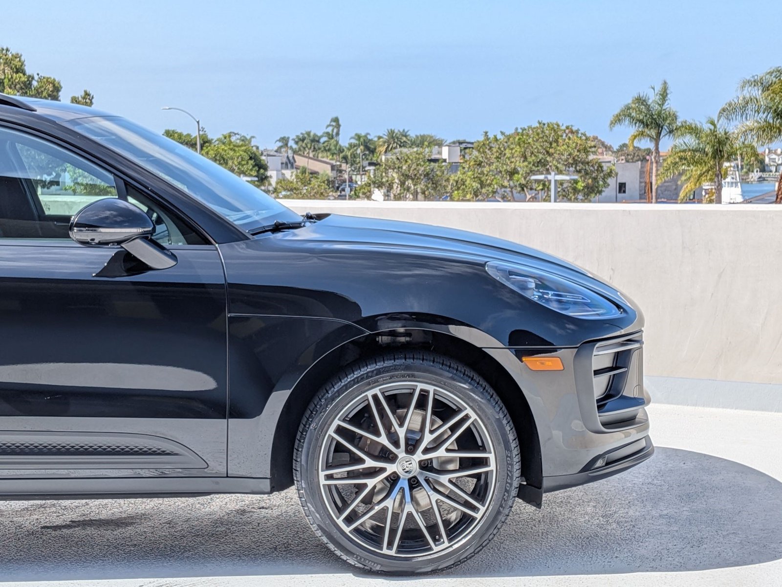 Certified 2024 Porsche Macan AWD/4WD image 11