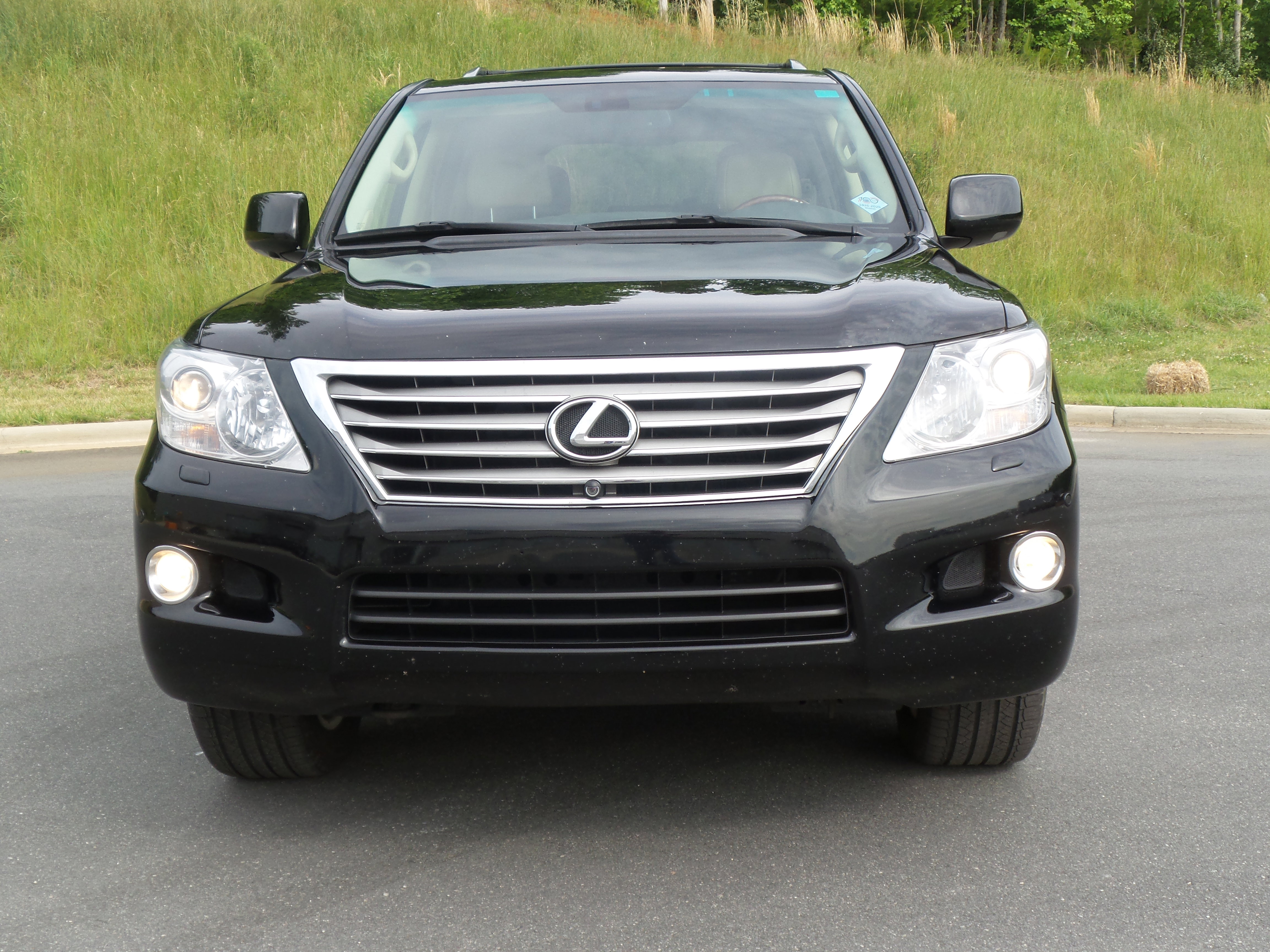 Used 2011 Lexus LX 570 4WD image 86
