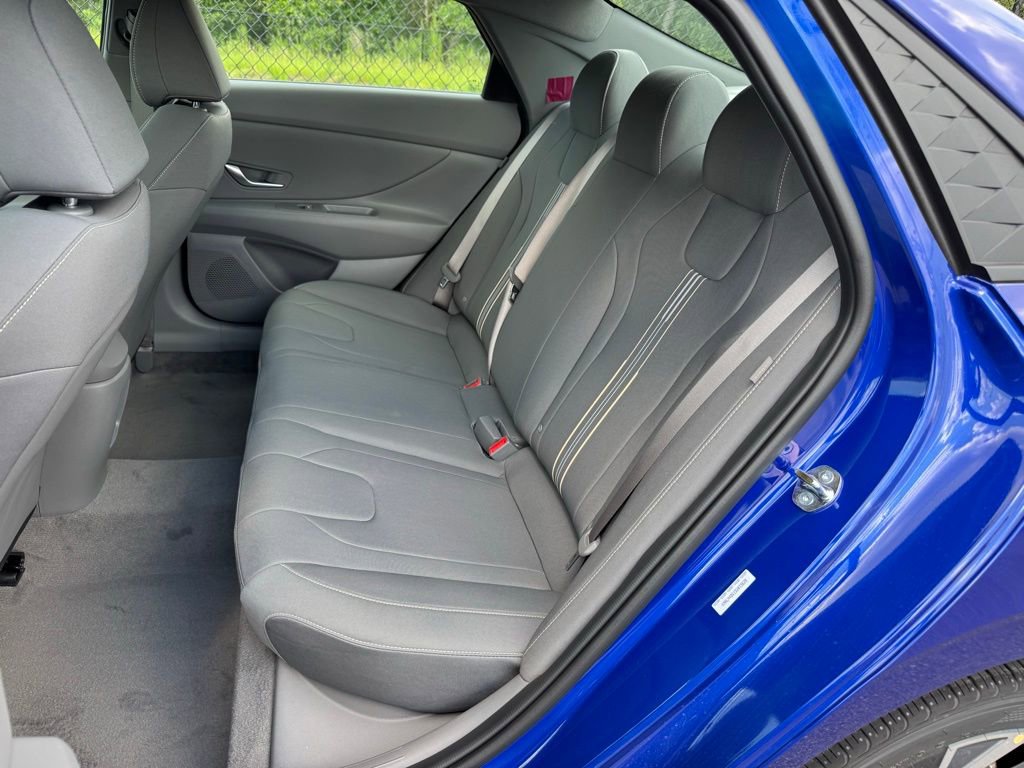 Used 2025 Hyundai Elantra Sport image 17