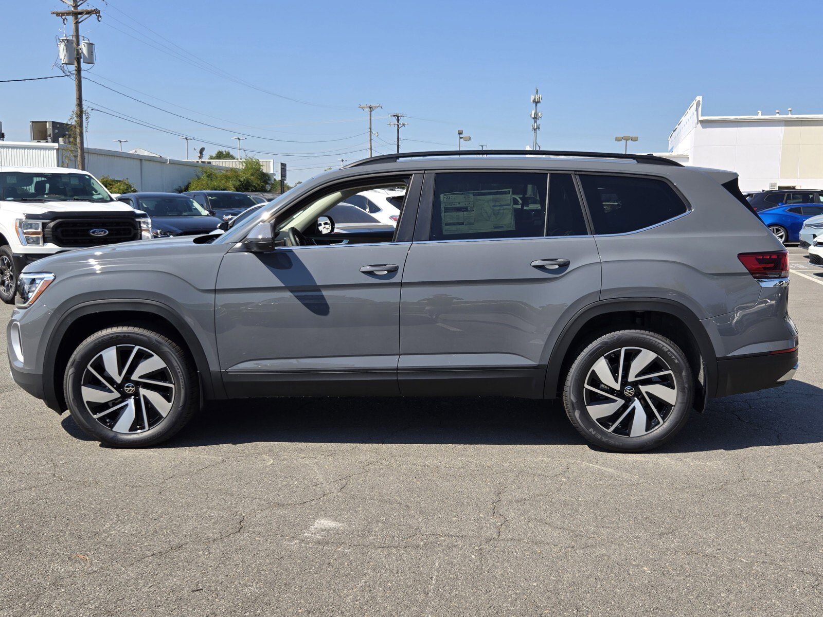 New 2026 Volkswagen Atlas SE image 4