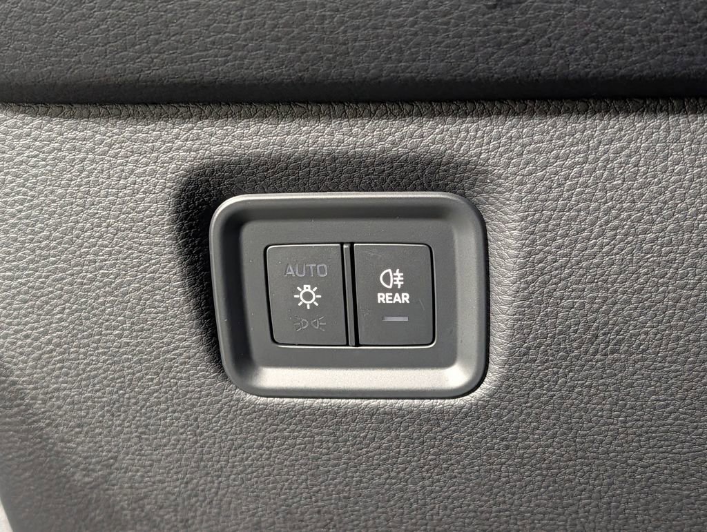 Certified 2025 Porsche Cayenne Coupe image 34