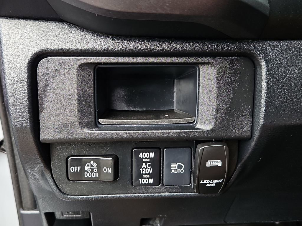 Used 2019 Toyota Tacoma TRD Sport w/ Technology Package AWD/4WD image 22