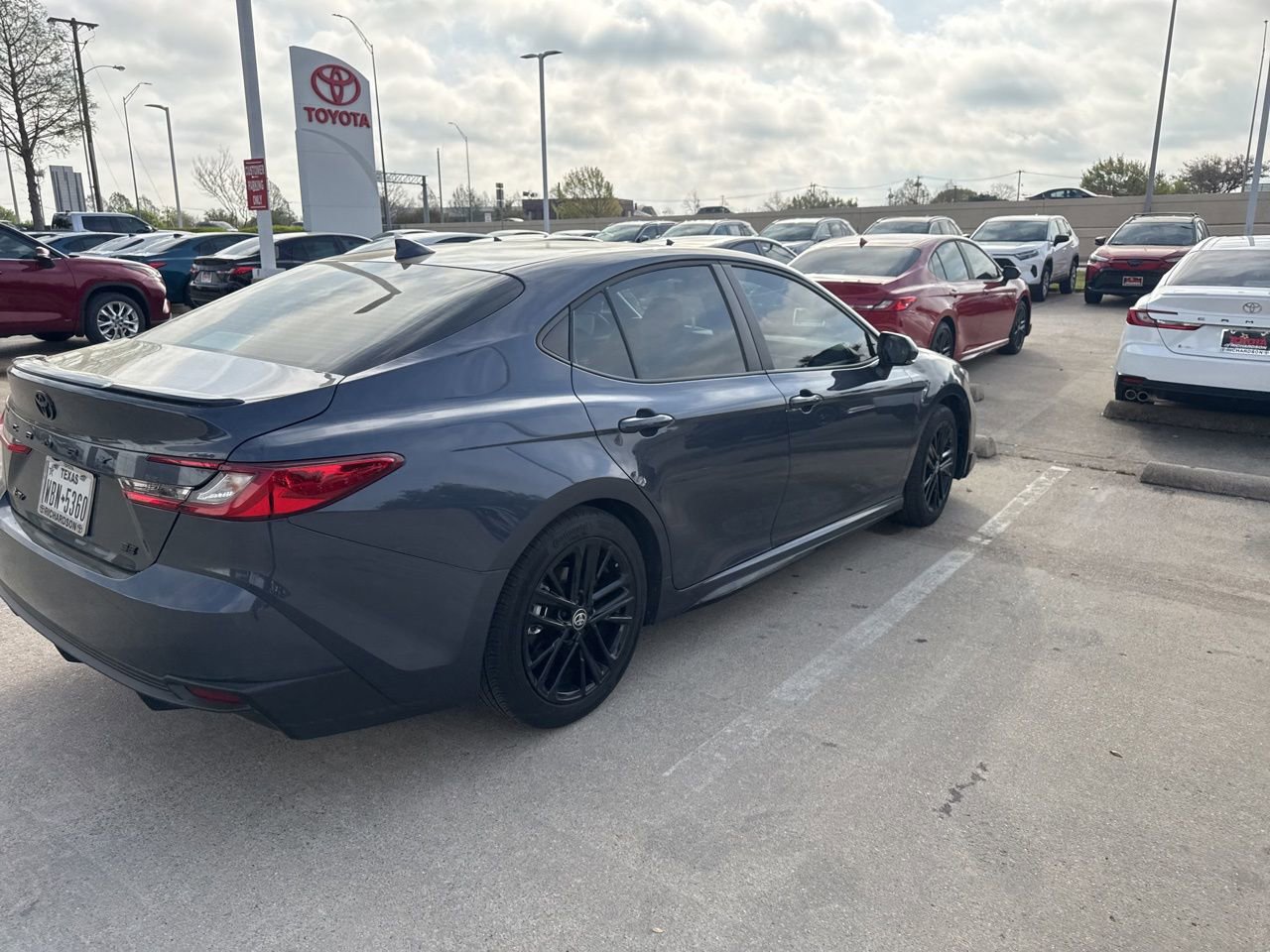 Used 2026 Toyota Camry SE w/ Convenience Package image 5