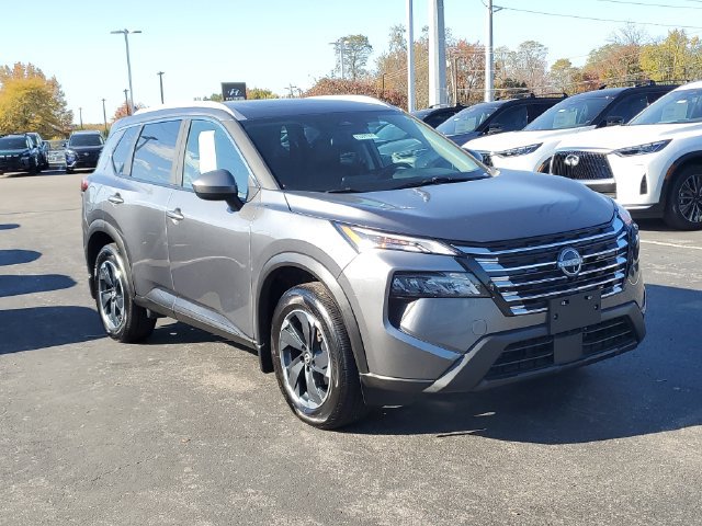 Certified 2025 Nissan Rogue SV w/ SV Premium Package AWD/4WD image 33