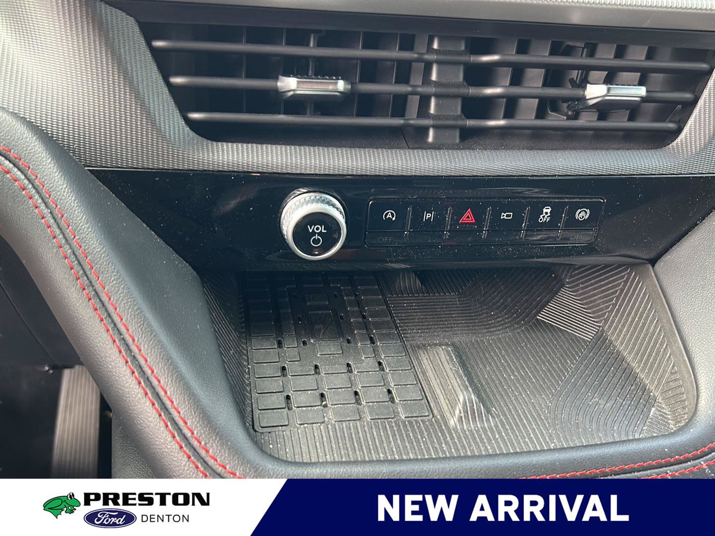 Used 2025 Ford Explorer ST AWD/4WD image 11