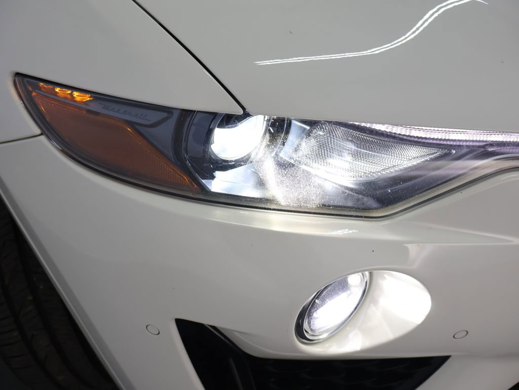 Used 2020 Maserati Levante image 25