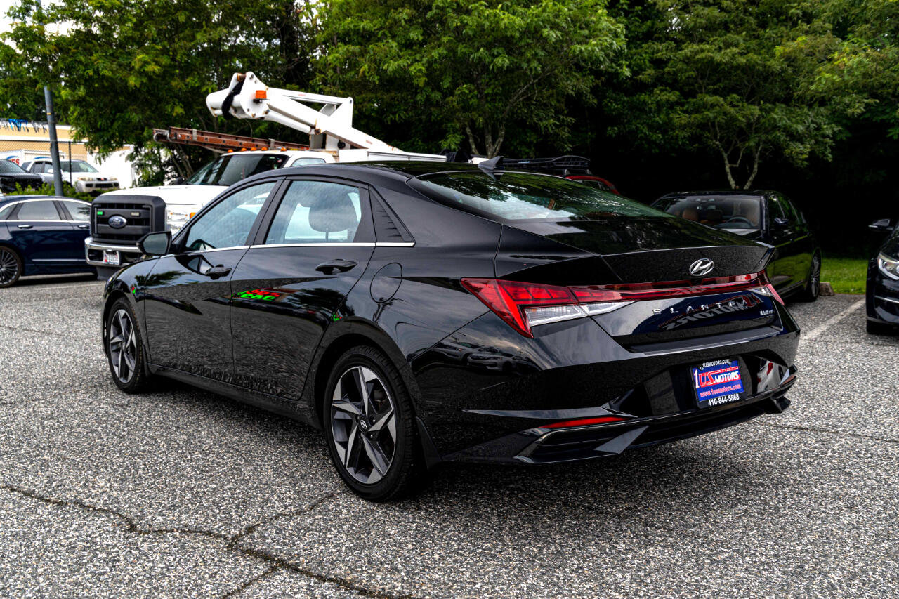 Used 2023 Hyundai Elantra Limited w/ Cargo Package image 4