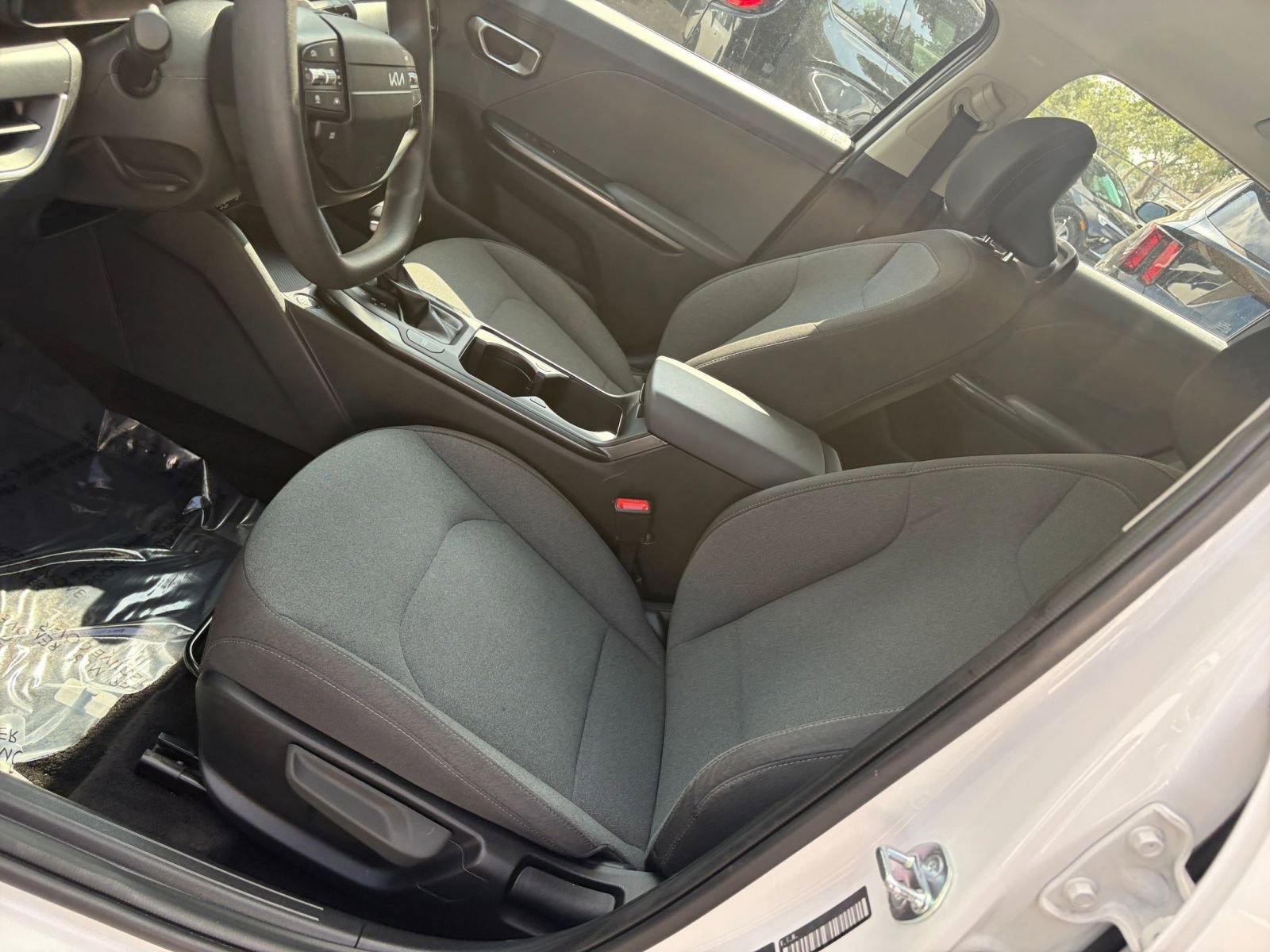 Used 2025 Kia K4 FWD image 35