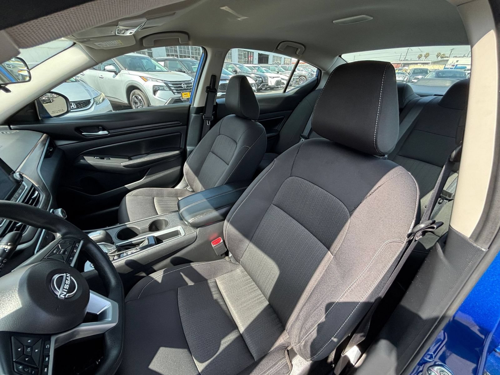 Used 2025 Nissan Altima 2.5 SV FWD image 37