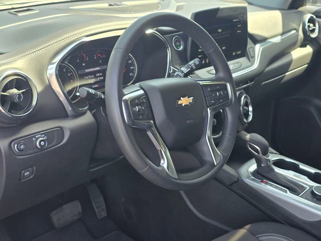 Used 2025 Chevrolet Blazer LT image 9