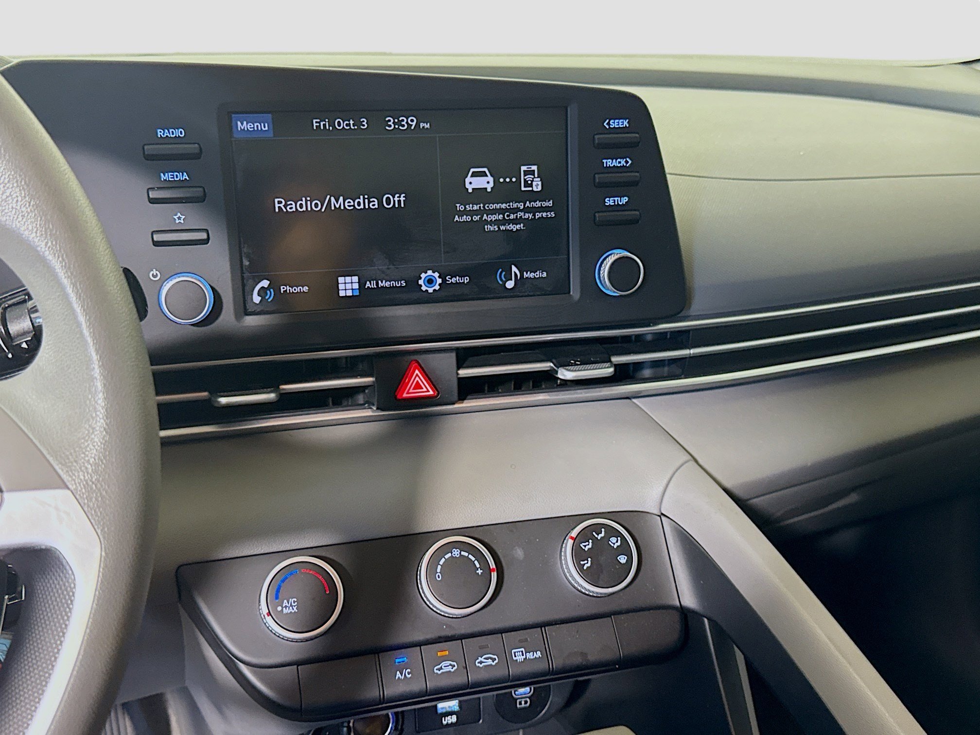 Used 2025 Hyundai Elantra SE image 18