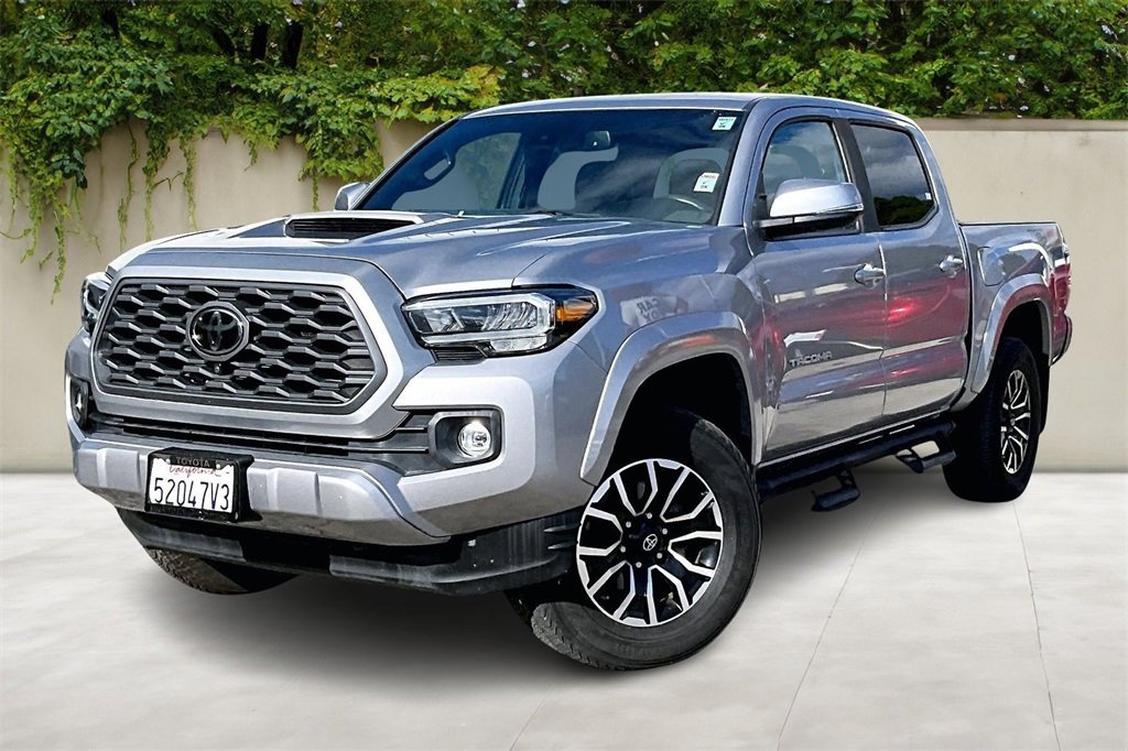 Used 2020 Toyota Tacoma TRD Sport image 3