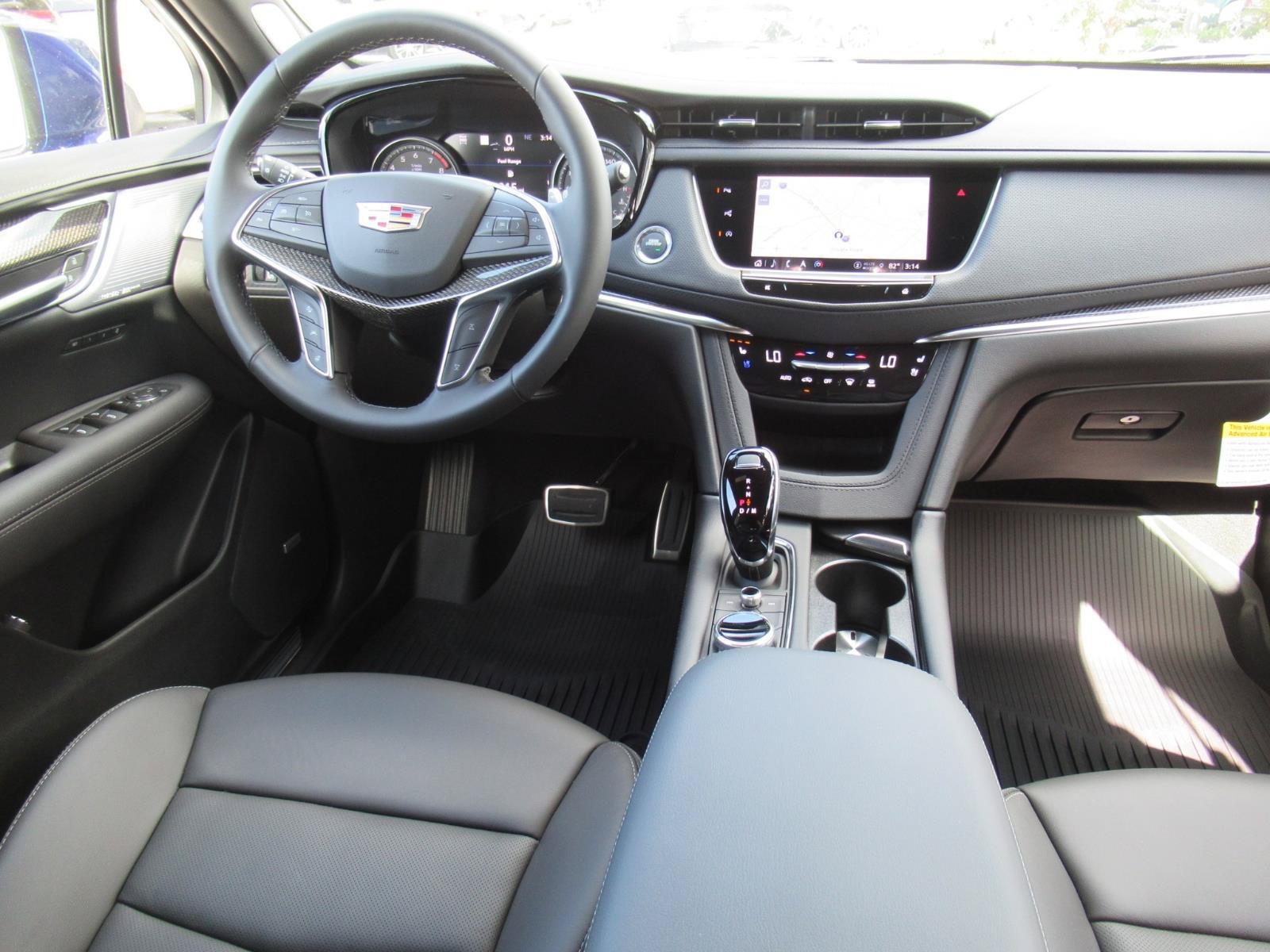 New 2026 Cadillac XT5 Sportv w/ LPO, Floor Liner Package AWD/4WD image 12