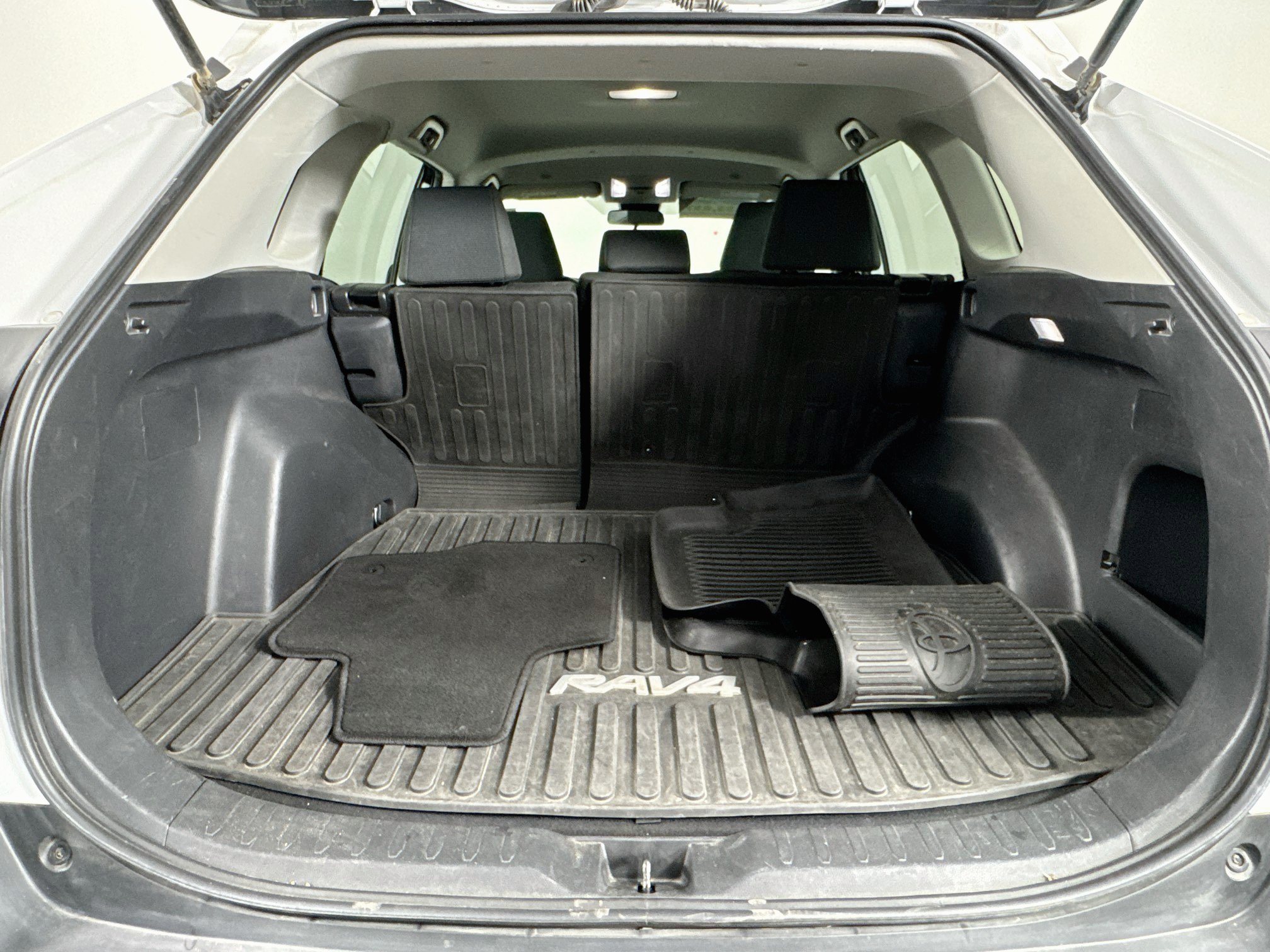 Certified 2025 Toyota RAV4 LE AWD/4WD image 25