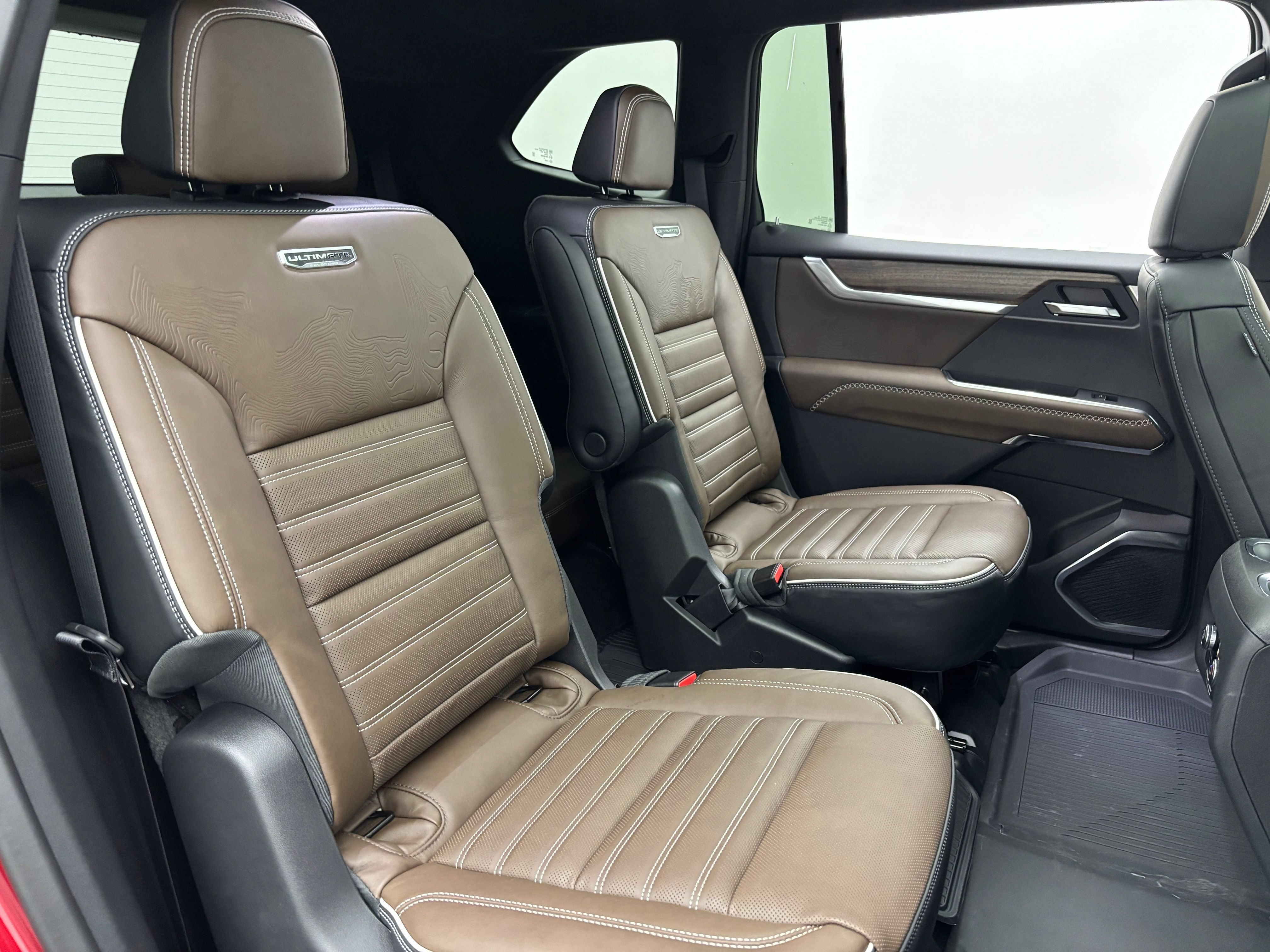 New 2027 GMC Acadia Denali Ultimate w/ LPO, Floor Liner Package AWD/4WD image 44
