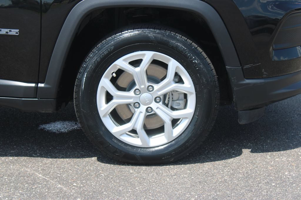 Used 2024 Jeep Compass Sport AWD/4WD image 12