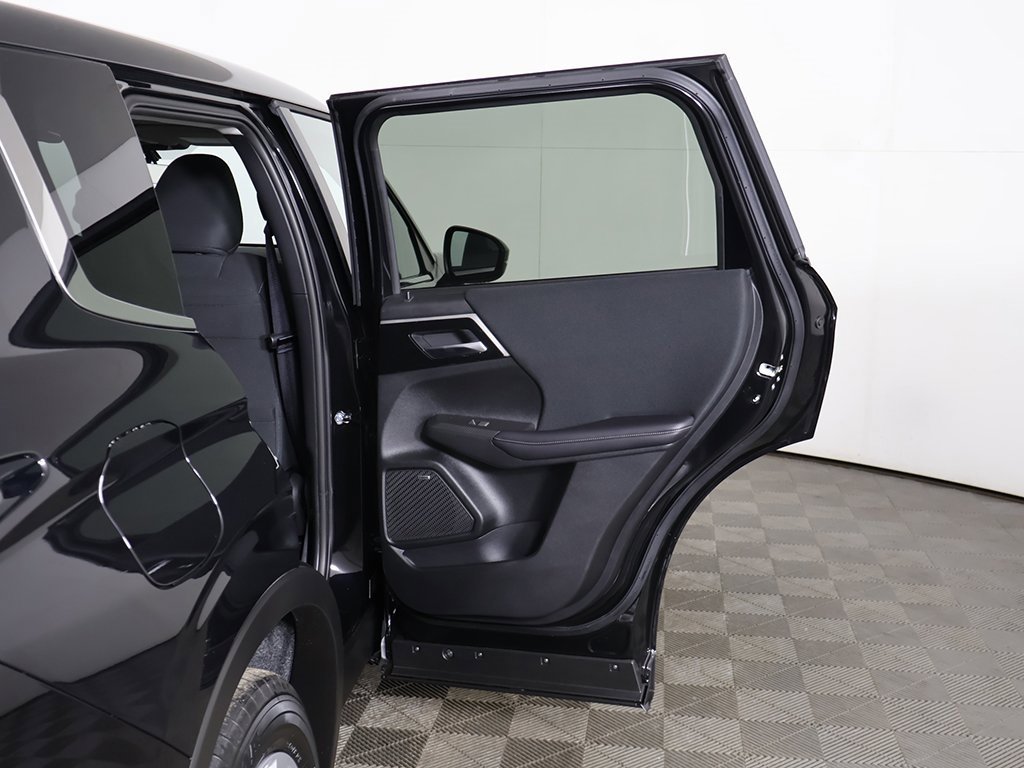 New 2026 Mitsubishi Outlander ES image 23