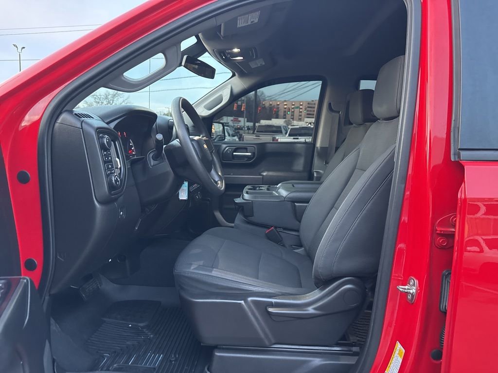 Used 2020 Chevrolet Silverado 1500 Custom w/ Custom Value Package image 16