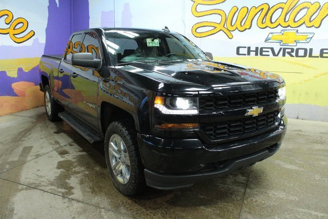 Used 2019 Chevrolet Silverado 1500 Custom w/ Custom Convenience Package image 2