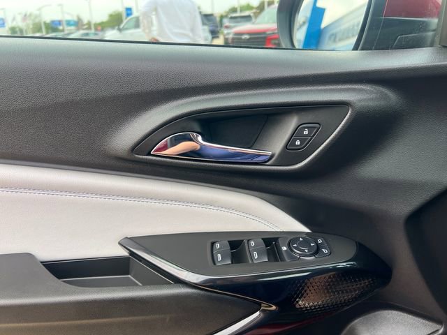 Certified 2025 Chevrolet Trax LT FWD image 25