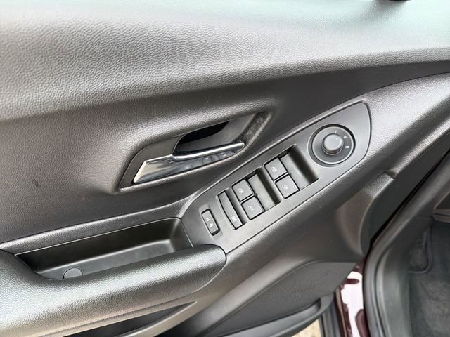 Certified 2022 Chevrolet Trax LT w/ LT Convenience Package image 15