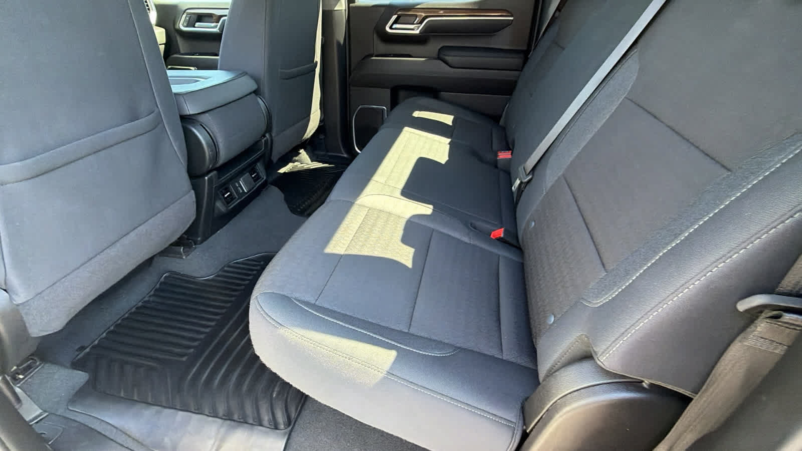 Used 2025 Chevrolet Silverado 1500 LT RWD image 24