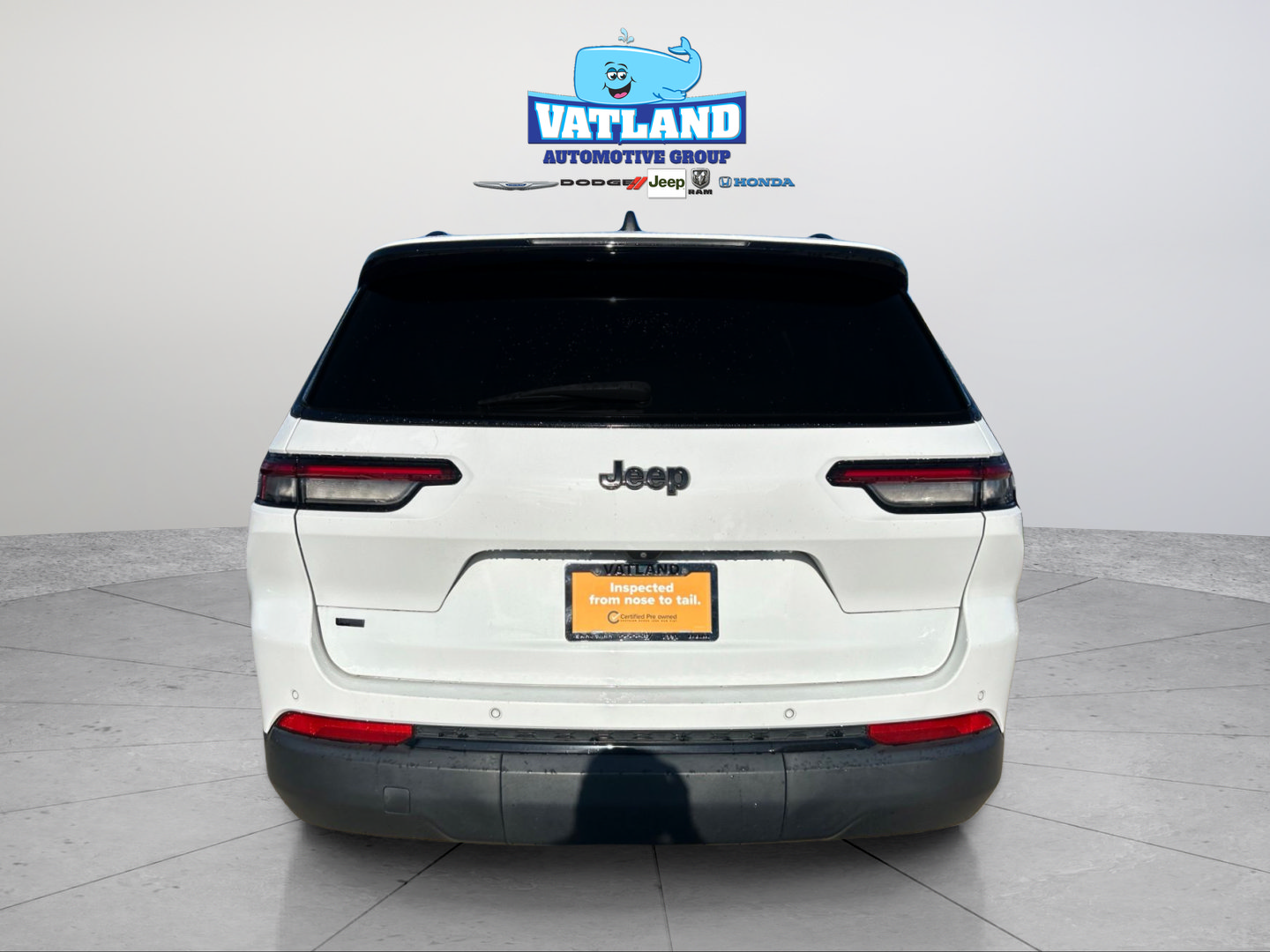 Used 2022 Jeep Grand Cherokee L Laredo RWD image 4