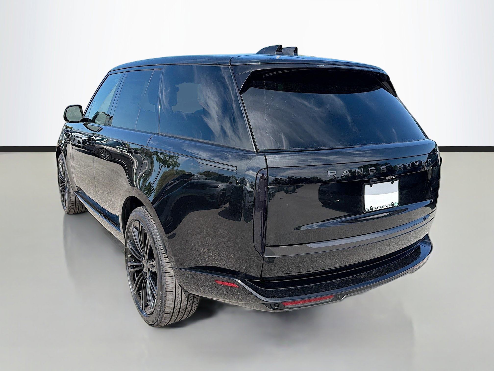 New 2026 Land Rover Range Rover SE image 3