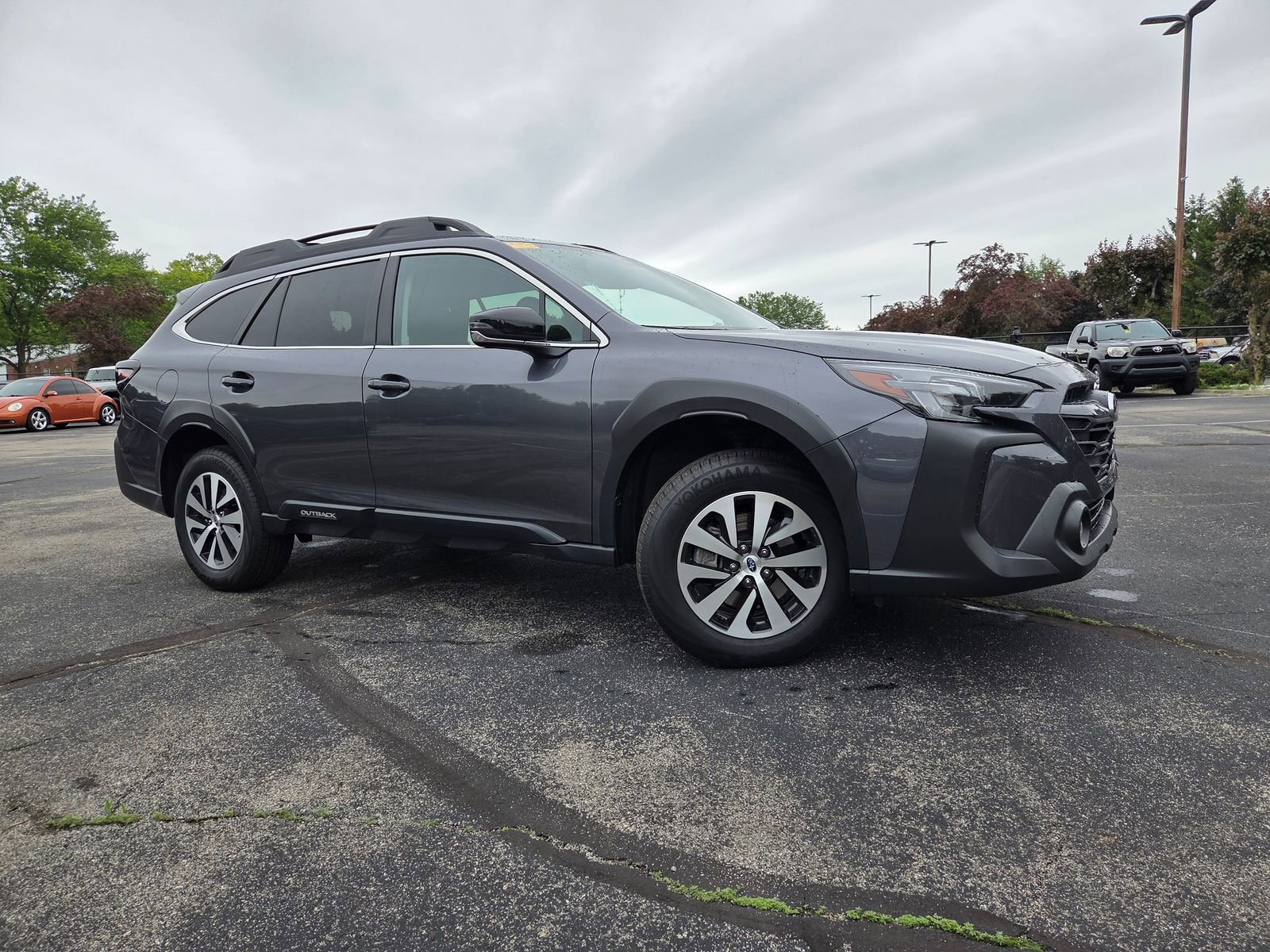 Used 2025 Subaru Outback Premium AWD/4WD image 2