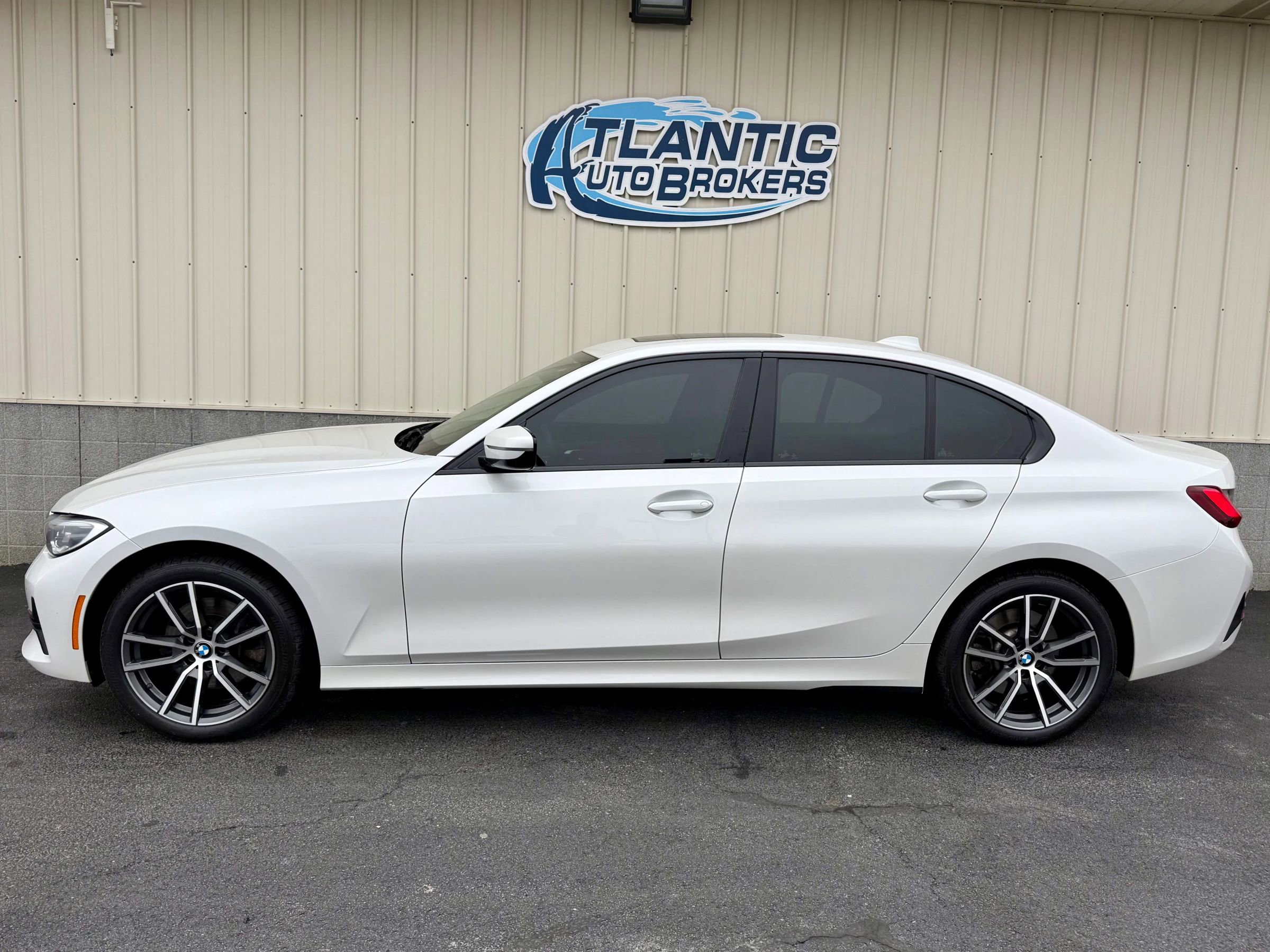 Used 2022 BMW 330i xDrive Sedan w/ Driving Assistance Package AWD/4WD image 2