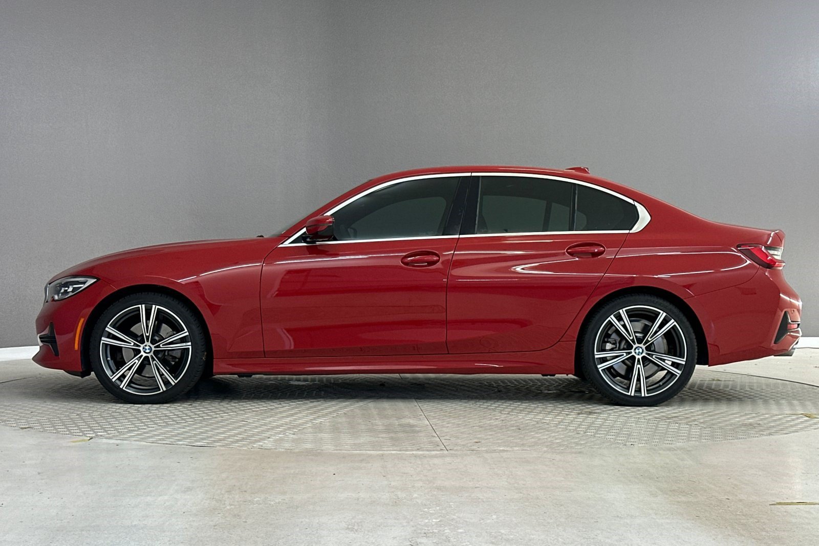 Used 2021 BMW 330i Sedan w/ Premium Package RWD image 2