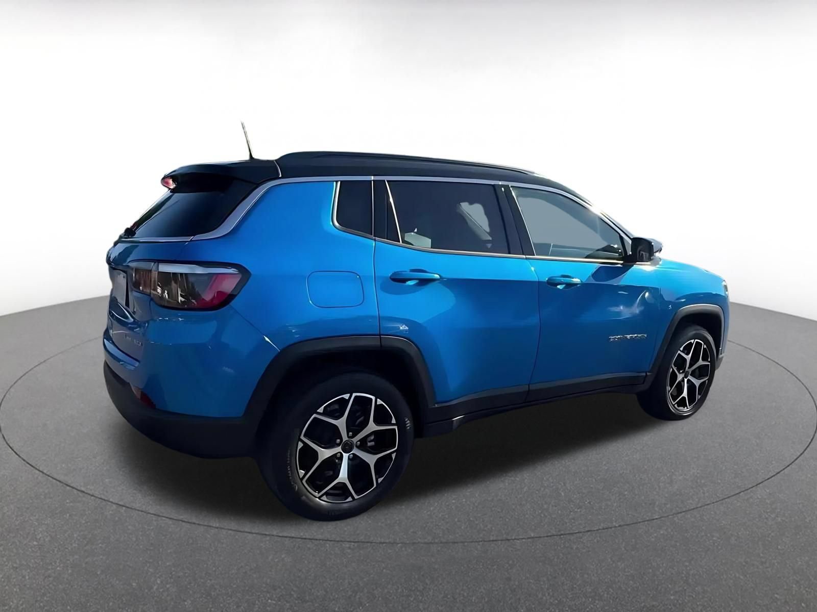Used 2025 Jeep Compass Limited AWD/4WD image 14