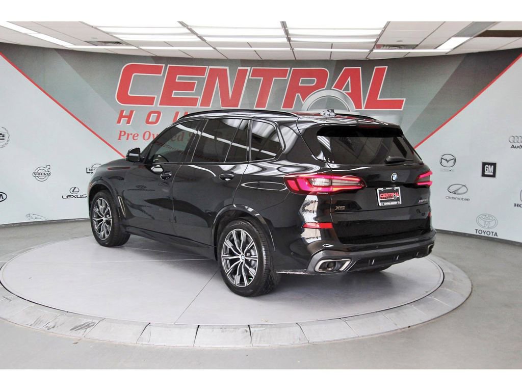 Used 2022 BMW X5 M50i image 4